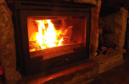 Enroig House | Casa Rustic Suites, JACUZI & LOVE