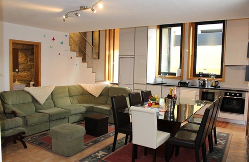 Paranhos Villa | Casa São Dinis, in Porto, has a great location, design and comfort.