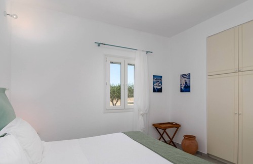 Zefiria Apartment | Casa Scirocco Milos, an oasis of peace a stone's throw from the beaches!