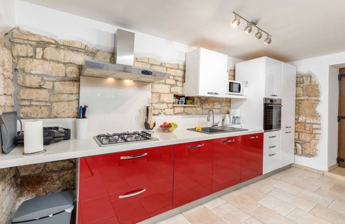 Tinjan Villa | Casa Serena – Your Istrian Paradise with Pool, Jacuzzi & Playground