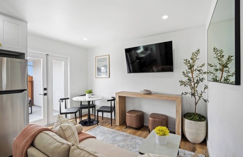 Oxnard House | Casa Serene w/private patio; pet-friendly. 9-min drive to beach.