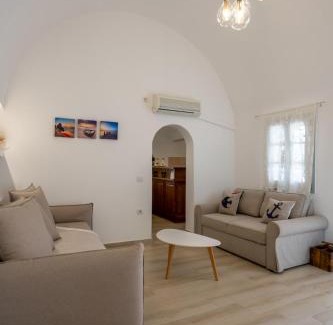 Oia House | Casa Sigala arch