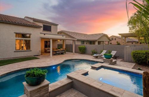 San Tan Valley House | Casa Solana: Poolside Luxury