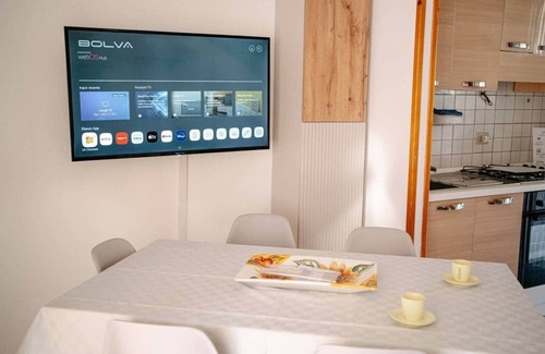 Villaggio Carrao Villa | Casa Sole - townhouse by the sea, WiFi, Netflix, A/C