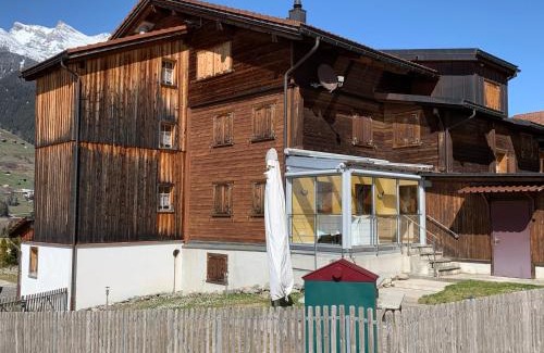 Surrein Ski Chalet | Casa Steilalva - grosszügiges Chalet für erholsamen Familienurlaub