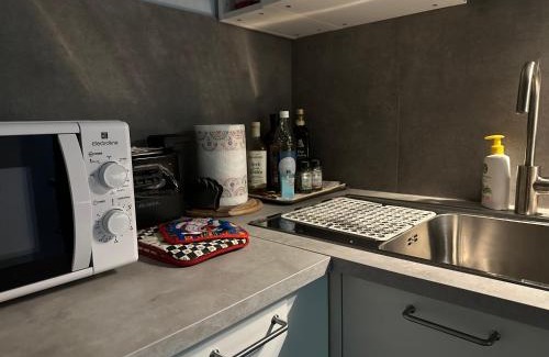 Terni Apartment | Casa Susanna - delizioso piano terra, centralissimo, superservito, tranquillo, appena fuori ZTL parcheggio libero