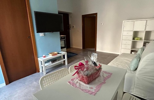 Terni Apartment | Casa Susanna - delizioso piano terra, centralissimo, superservito, tranquillo, appena fuori ZTL parcheggio libero