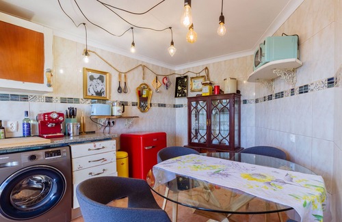 Vila do Bispo Apartment | Casa tempo e amor: a home for two above the rooftops of Vila do Bispo