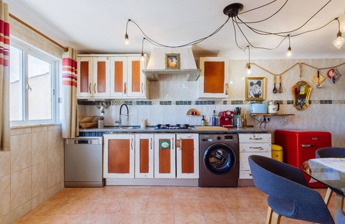 Vila do Bispo Apartment | Casa tempo e amor: a home for two above the rooftops of Vila do Bispo