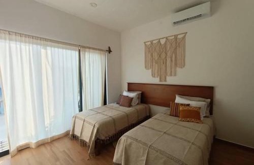 Emiliano Zapata House | Casa Tres Iguanas, La Punta