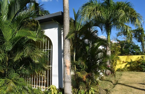 Bella Vista House | CASA TROPICAL RD