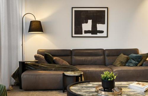 Kew House | Casa Urbanista Luxury Architectural Home in Kew