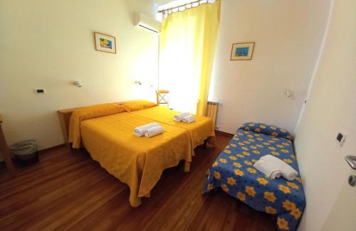 Vallecrosia Hotel | Casa Vacanze Valdese Vallecrosia
