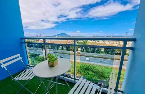 San Fernando Apartment | Casa Verde Studio at Azure North