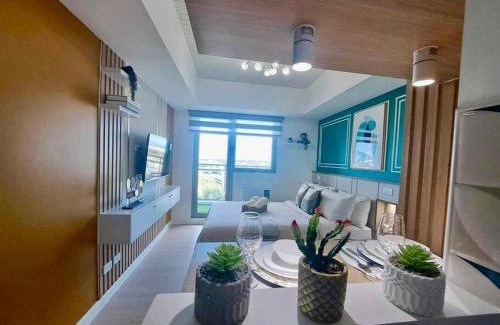 San Fernando Apartment | Casa Verde Studio at Azure North