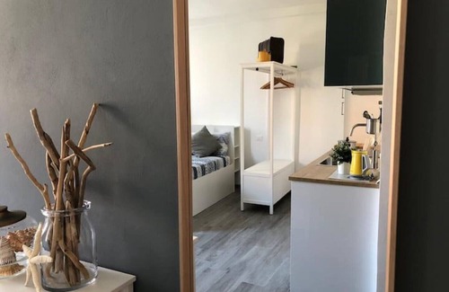 Longa Apartment | Casa Vetrai Overlook Canal in Murano - Venice