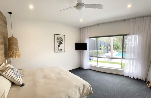 Reedy Creek House | CASA VISTA* Sleeps 10, Superb Views, Pool & Office
