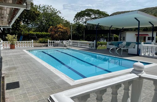 Honda Villa | Casa Vitoria