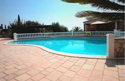 Costa Dorada Ski Chalet | Casa Winter Garden, popular with our regular guests