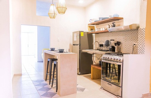 Centro House | Casa Yuuk, newly remodeled, rustic and modern, city centre w/pool and garage