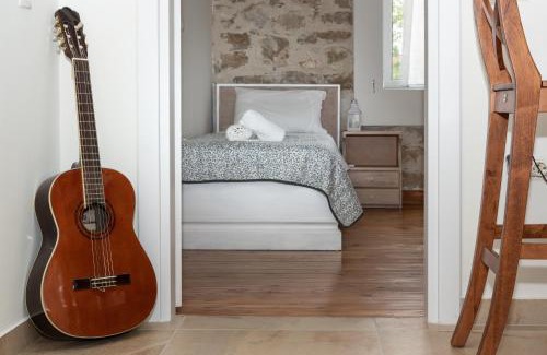 Loutraki House | casa zervos - Abode of Light