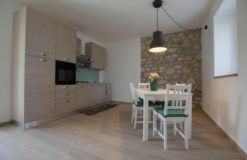 Angera Apartment | CasaDolceCasa il tuo rifugio tra lago e natura