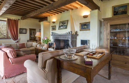 Melezzole Villa | Casale Patrizia 7+1 - 4 Bedrooms and en-suite bathrooms - Secluded swimming pool