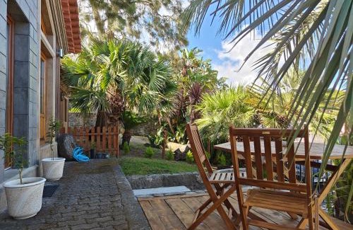 Angra do Heroismo House | Casca de Noz - Modern Rustic Beach Getaway