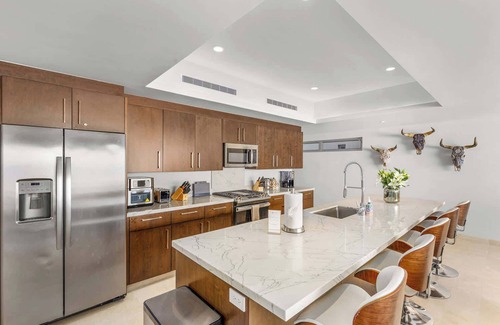 Pedregal Apartment | Cascadas Luxury Condo in Pedregal with Jacuzzi