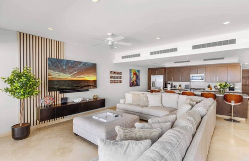 Pedregal Apartment | Cascadas Luxury Condo in Pedregal with Jacuzzi
