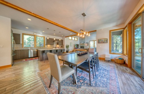 Westbrook Meadows Apartment | Cascade Crest-Family Friendly Home, Hot Tub, Private Yard