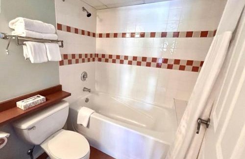 Village North Apartment | Cascade Lodge Studio-steps from village