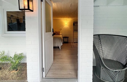 Blue Mountains City Council Apartment | Cascades Guest House Leura - tranquility right on the National Park