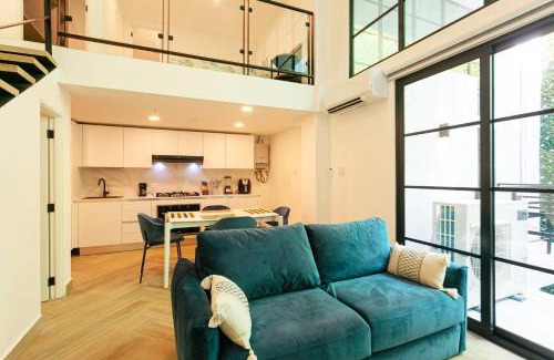 Santa Ana Apartment | Casco Viejo Loft with Balcony - Rooftop Pool and Gym