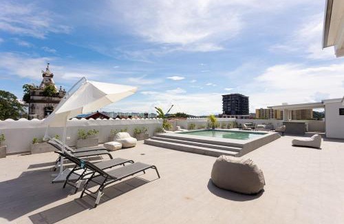 Santa Ana Apartment | Casco Viejo Loft with Balcony - Rooftop Pool and Gym