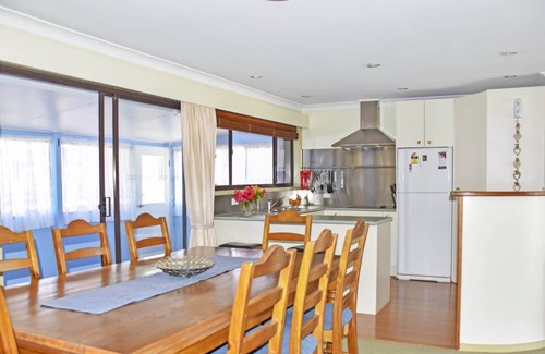 Tuross Head House | Caseys by the Lake @ Tuross Head