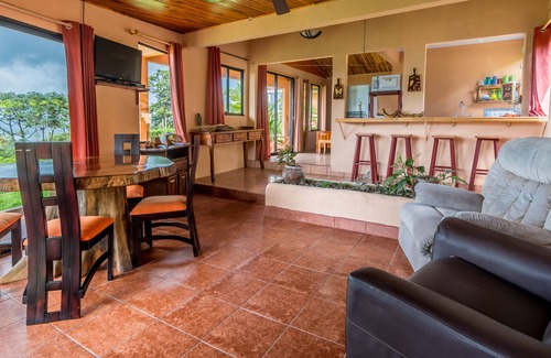 La Fortuna Bed & Breakfast | Casita at Nepenthe. Private Villa, Gorgeous views and Free Breakfast!