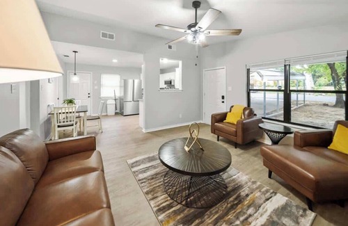 Tyler House | Casita Baxter Summary
