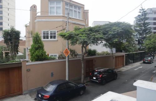 Miraflores House | Casita de Ocharan Miraflores a dos calles de Larcomar