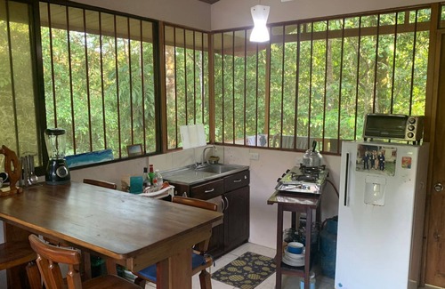 Dominical Cabin | Casita in canopy surrounded by jungle 5 minute walk to beach