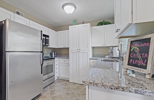 Anona Condo | "Casita Playa" Our Super-Cute 1/1 Beach Getaway! 6 min from IRB!