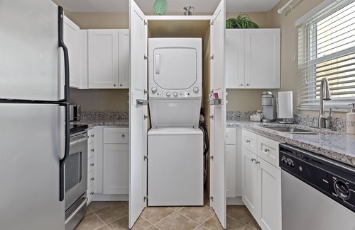 Anona Condo | "Casita Playa" Our Super-Cute 1/1 Beach Getaway! 6 min from IRB!