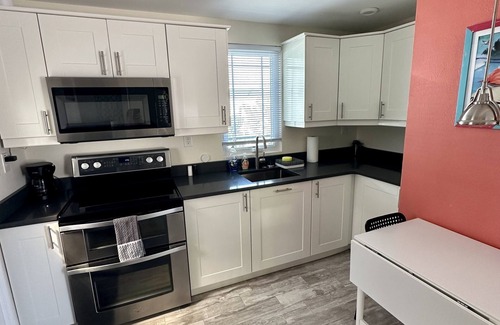 Old Southeast Apartment | Casita steps from beautiful Tampa bay, relaxing pool, kayaks, bikes, beach gear