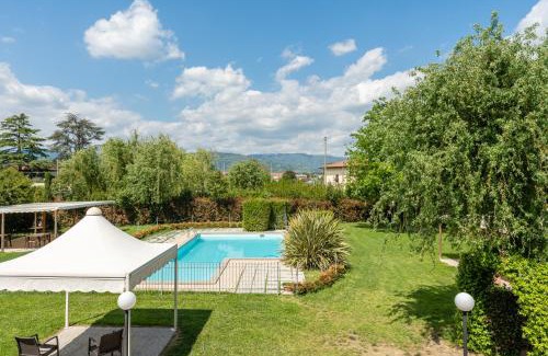 Montecarlo House | Casolare dei Fiori - Le Ortensie