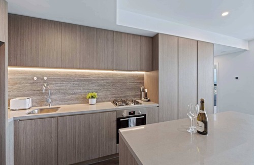 Broadbeach Apartment | CASSA CASIN0 - City Views 1 Bed Apt in Broadbeach!