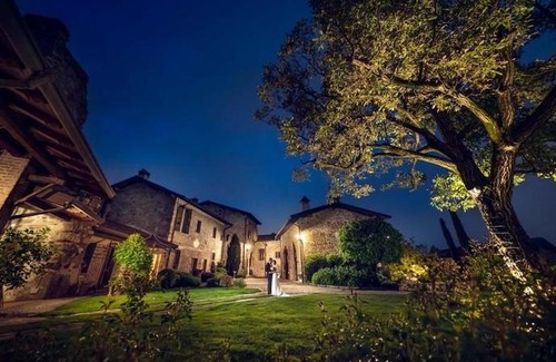 Cernusco Lombardone Bed & Breakfast | Castello di Cernusco Lombardone