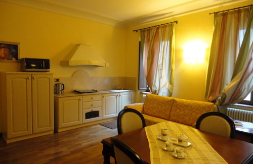 Izzalini Apartment | Castello Izzalini Todi Resort "Apt 12"