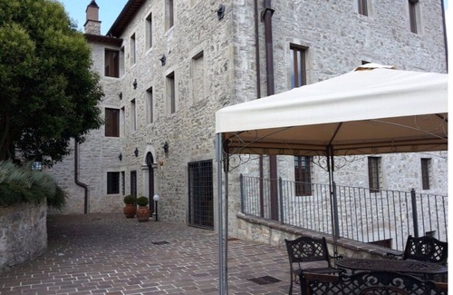 Izzalini Apartment | Castello Izzalini Todi Resort "Apt 11"