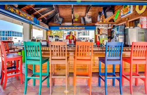 Mid Beach Condo | Castle 705 Corner Apartment with Free Parking, Gym, Pool, Tennis and Direct Beach Access!