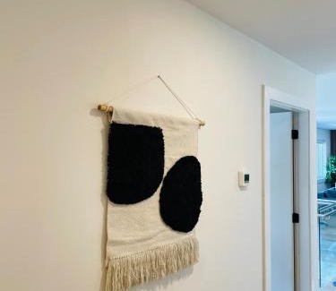 Gibsons Apartment | Castle BNB 2025